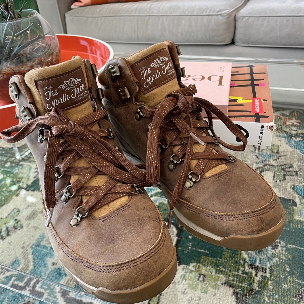 North Face men's boots 9.5